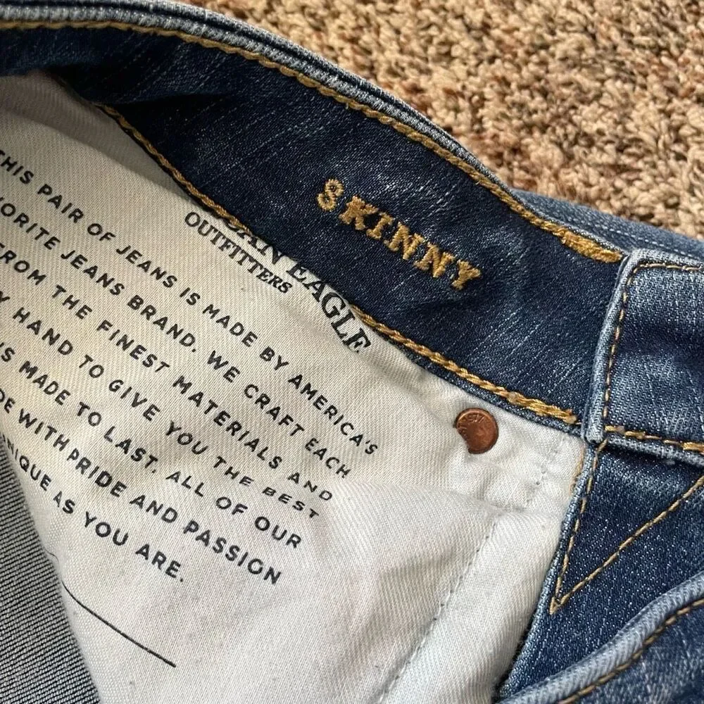 AE American Eagle skinny blue jeans men’s size 28x32 holes ripped distressed